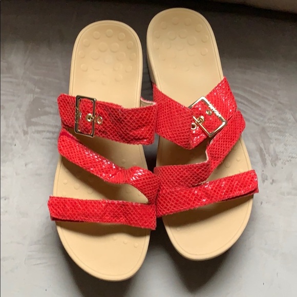 vionic slippers size 10